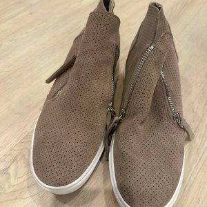 Steve Madden Suede Bootie sneaker